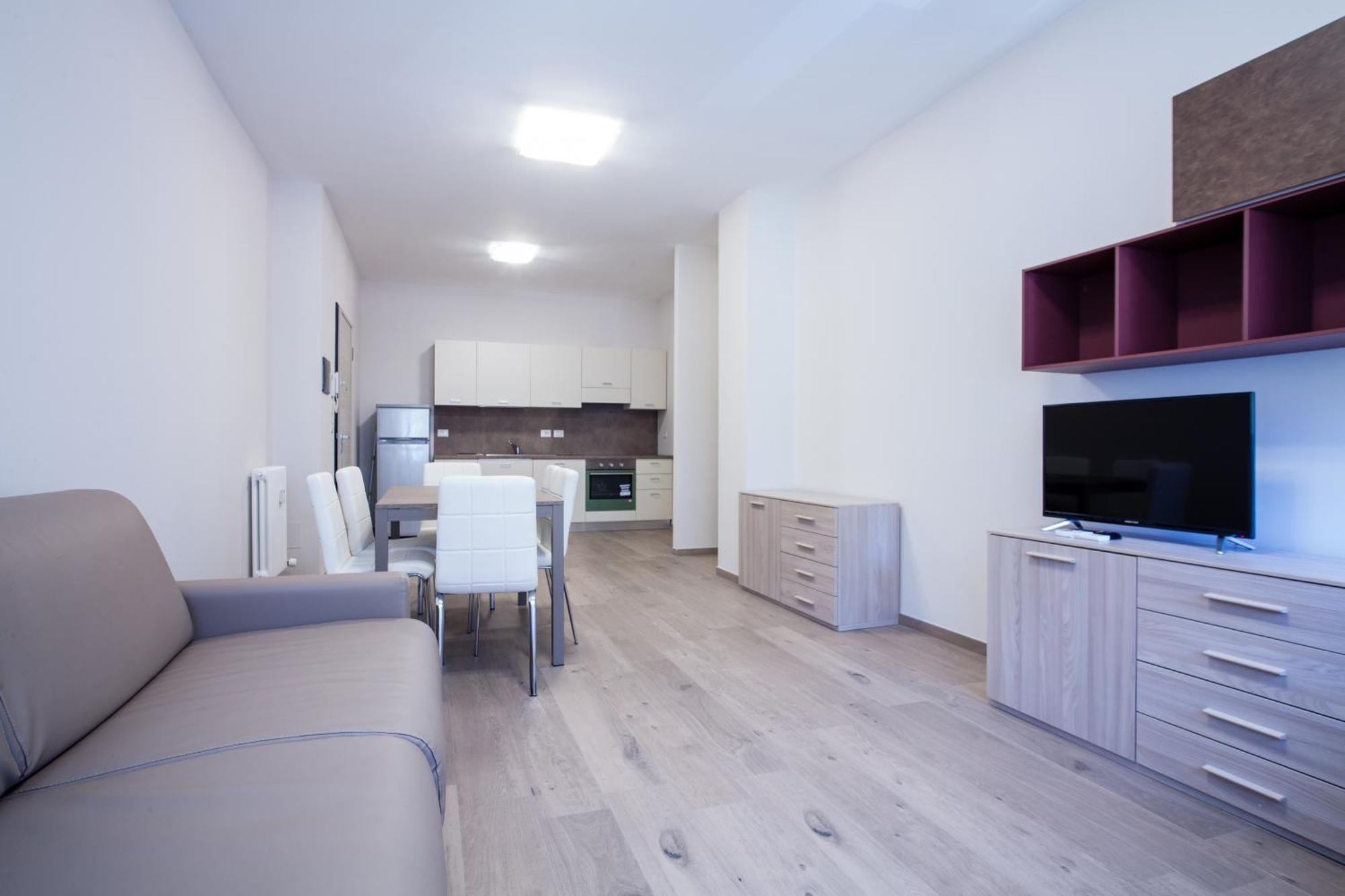 Astoria Suite Apartments — Photos 2
